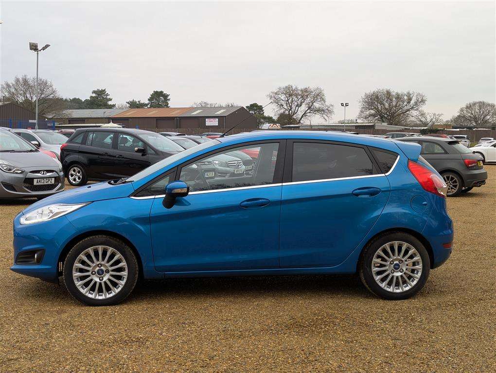 <p>2015 FORD FIESTA TITANIUM</p>