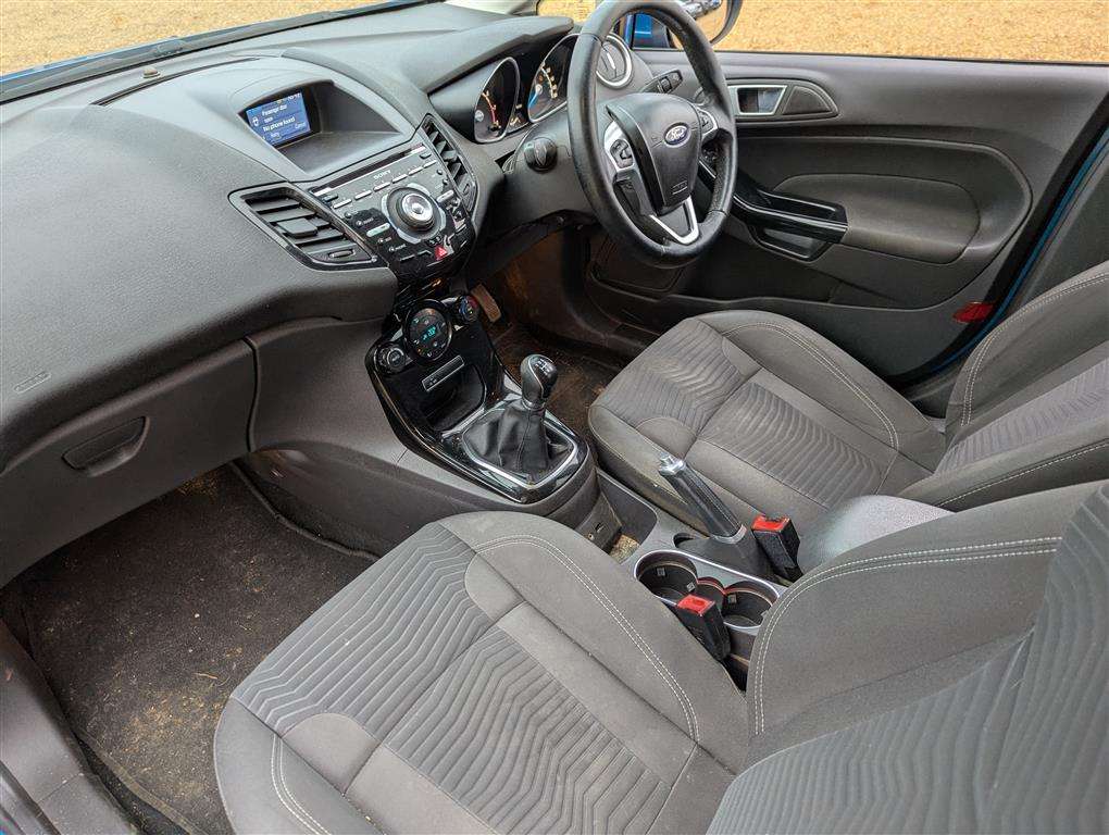 <p>2015 FORD FIESTA TITANIUM</p>