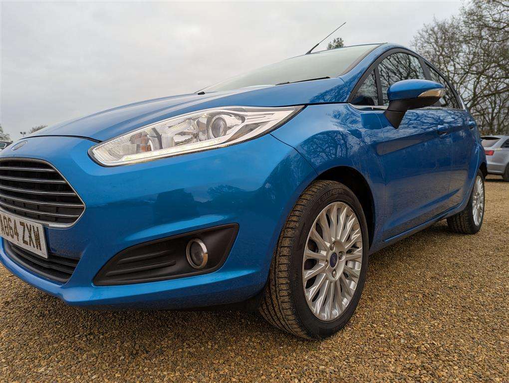 <p>2015 FORD FIESTA TITANIUM</p>