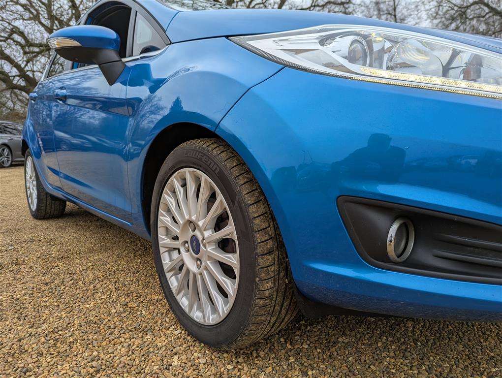 <p>2015 FORD FIESTA TITANIUM</p>