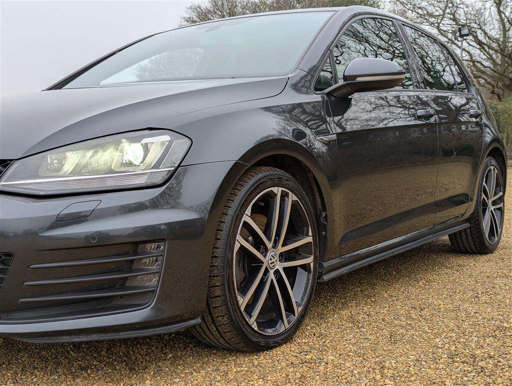 <p>2014 VOLKSWAGEN GOLF GTD</p>