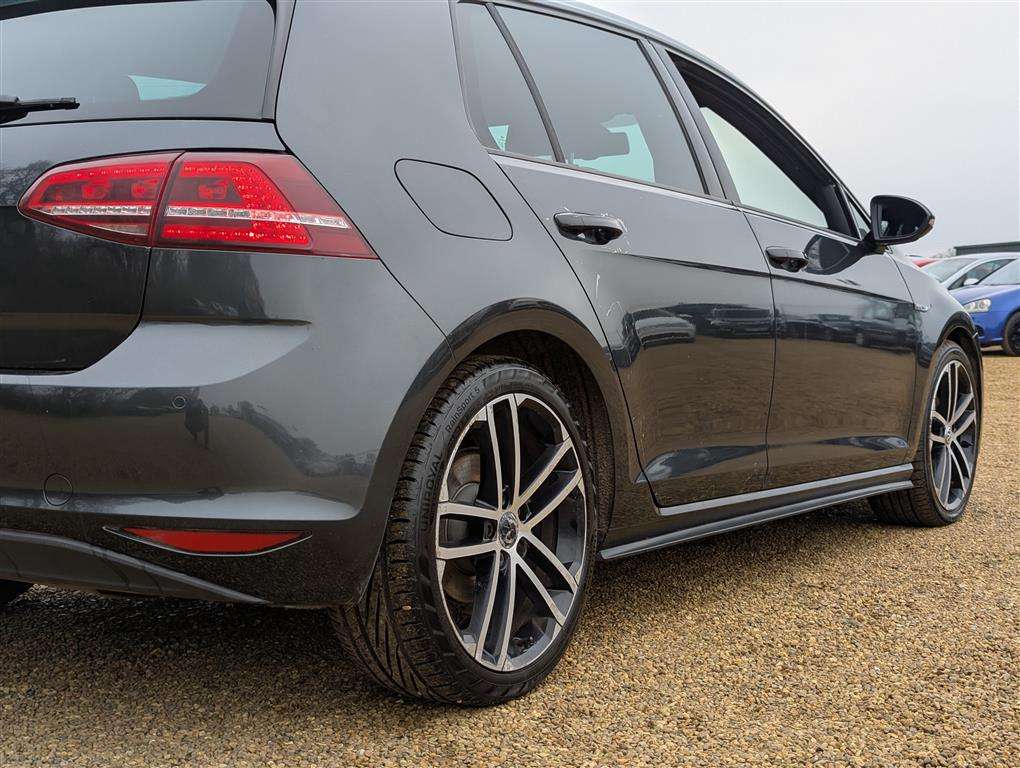 <p>2014 VOLKSWAGEN GOLF GTD</p>