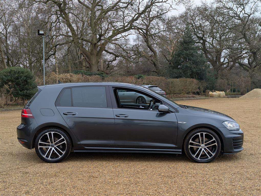 <p>2014 VOLKSWAGEN GOLF GTD</p>