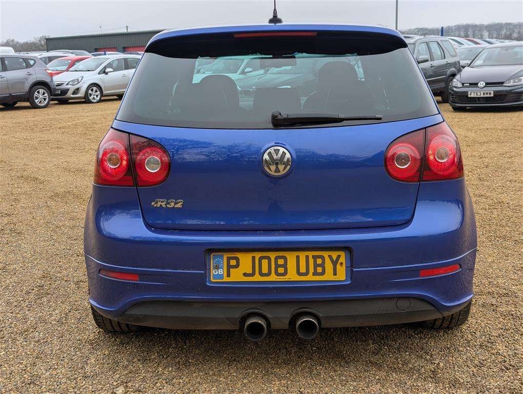 <p>2008 VOLKSWAGEN GOLF R32</p>