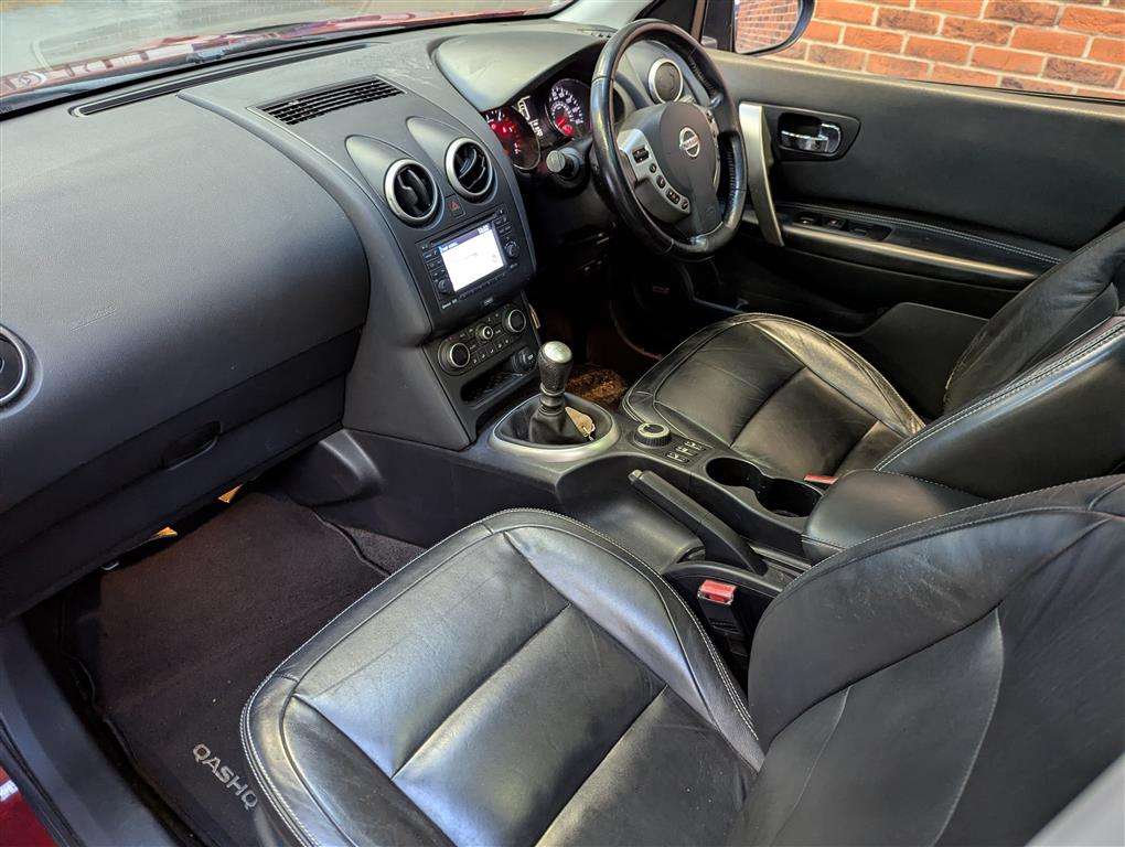 <p>2012 NISSAN QASHQAI TEKNA IS DCI 4X4</p>
