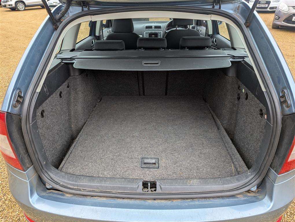 <p>2009 SKODA OCTAVIA ELEGANCE TDI</p>