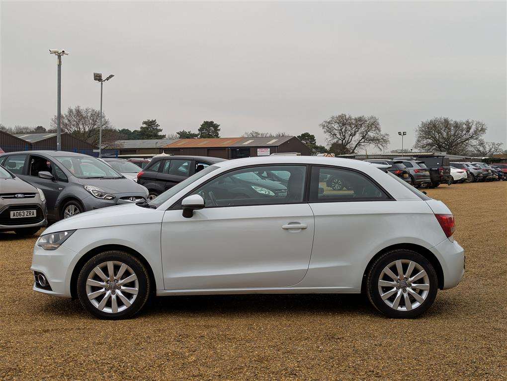 <p>2013 AUDI A1 SPORT TDI</p>