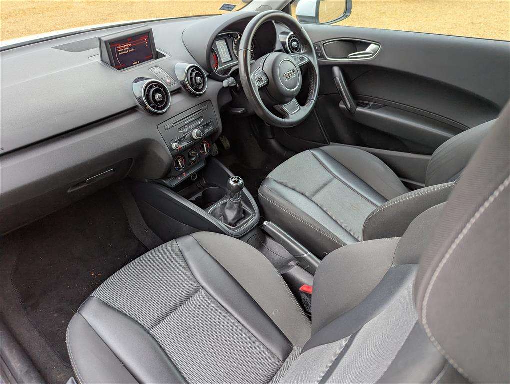 <p>2013 AUDI A1 SPORT TDI</p>
