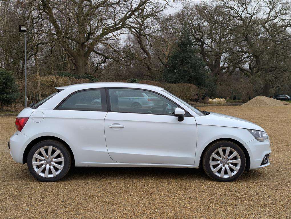 <p>2013 AUDI A1 SPORT TDI</p>