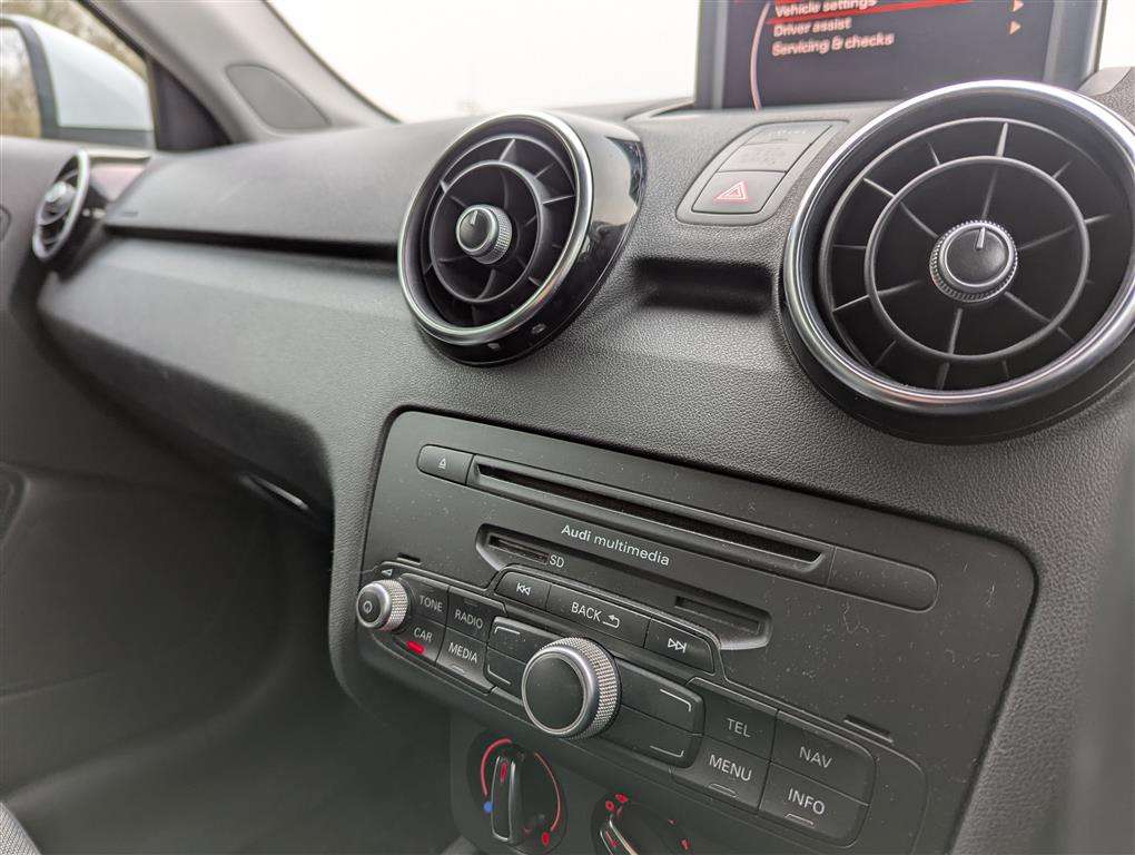 <p>2013 AUDI A1 SPORT TDI</p>