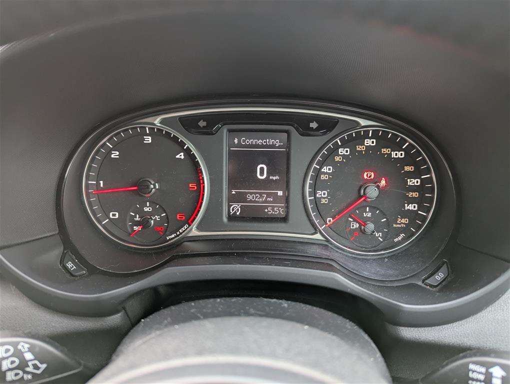 <p>2013 AUDI A1 SPORT TDI</p>