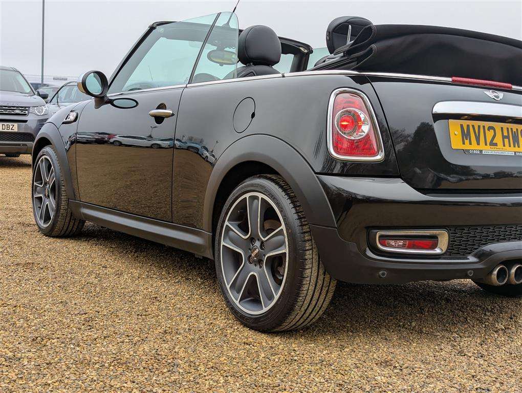 <p>2012 MINI COOPER S</p>