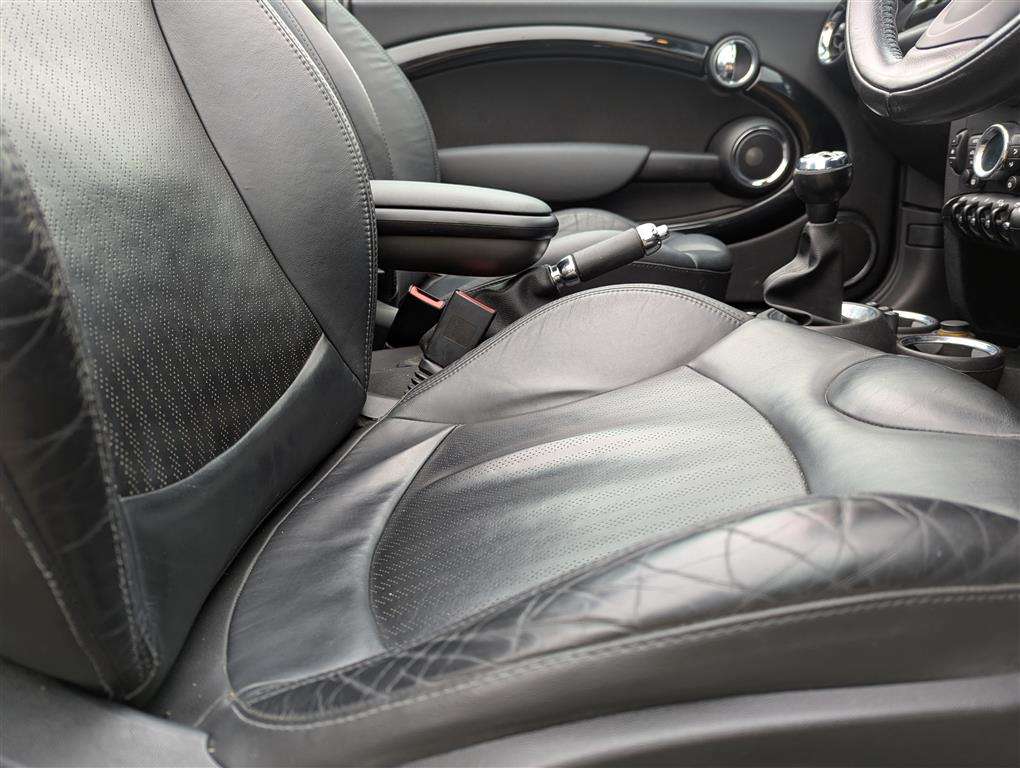 <p>2012 MINI COOPER S</p>