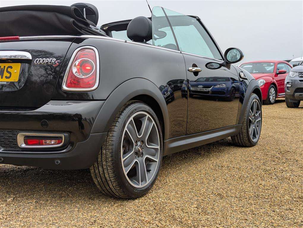 <p>2012 MINI COOPER S</p>