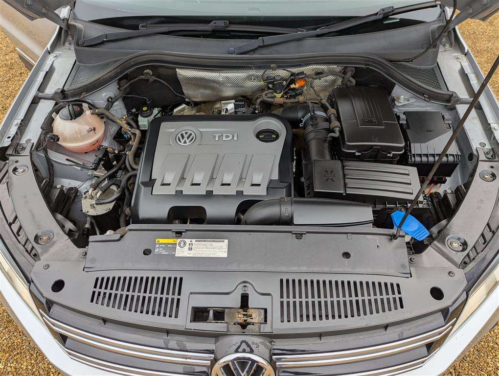 <p>2015 VOLKSWAGEN TIGUAN MATCH TDI BMT 4MOT</p>