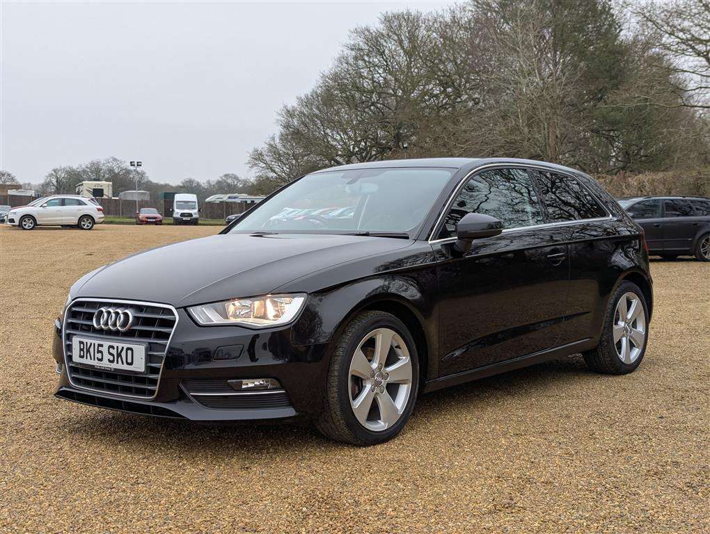 <p>2015 AUDI A3 SPORT TFSI</p>