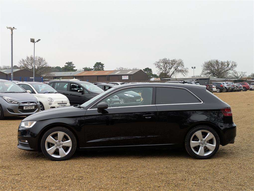 <p>2015 AUDI A3 SPORT TFSI</p>