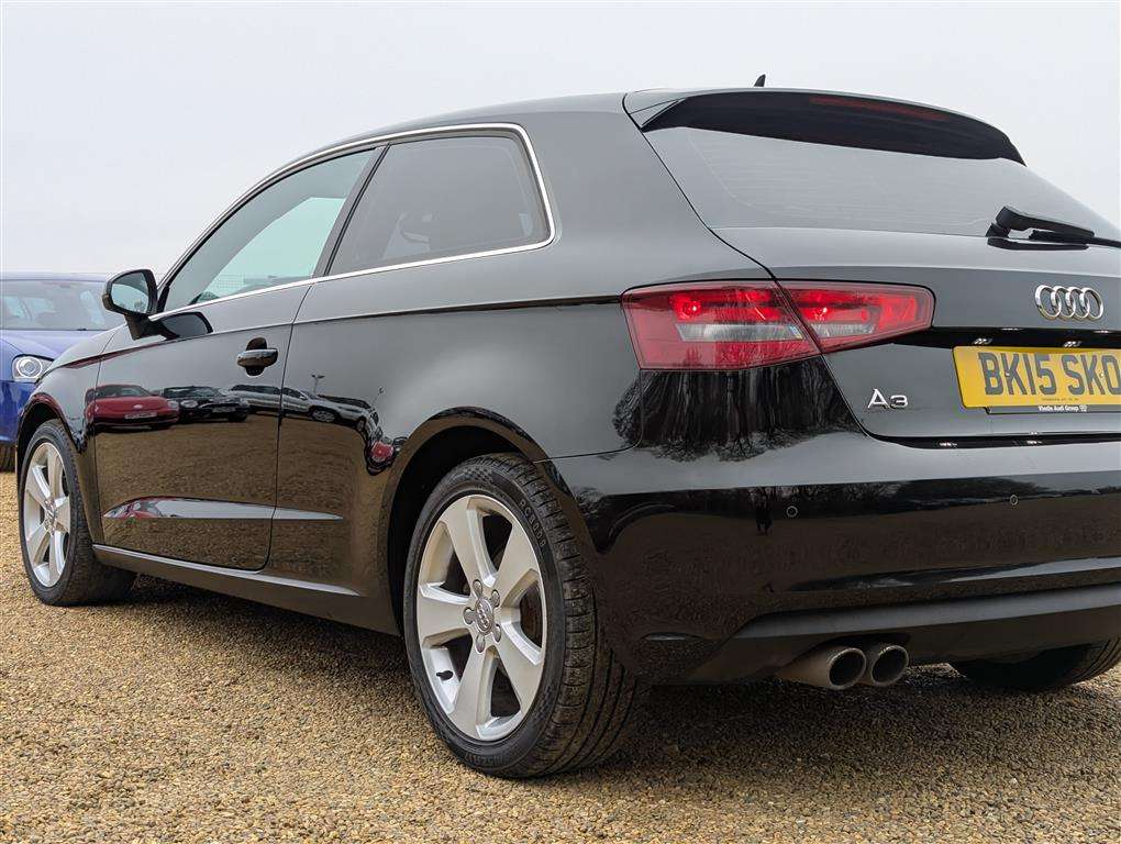 <p>2015 AUDI A3 SPORT TFSI</p>
