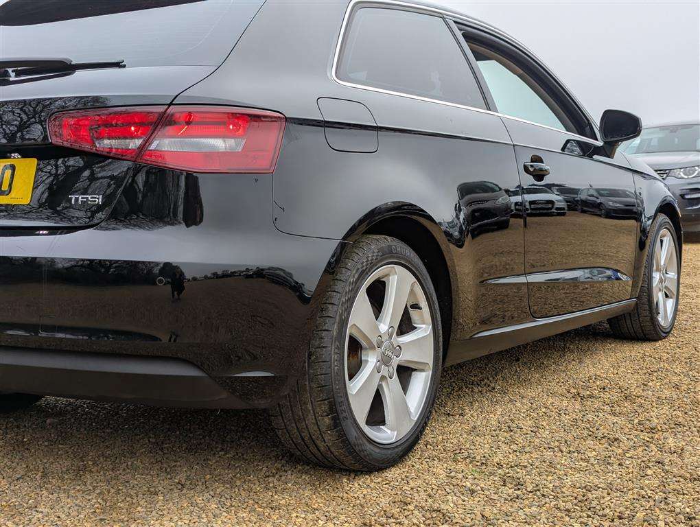 <p>2015 AUDI A3 SPORT TFSI</p>