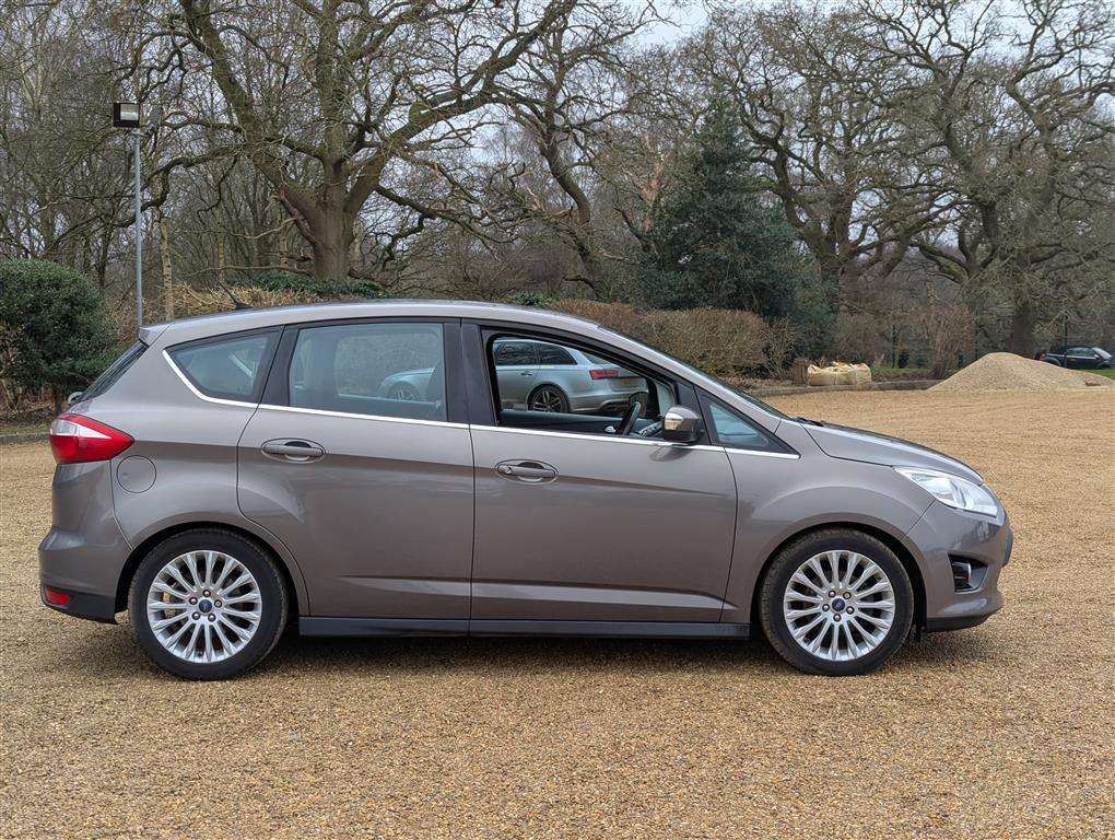 <p>2013 FORD C-MAX TITANIUM TDCI</p>