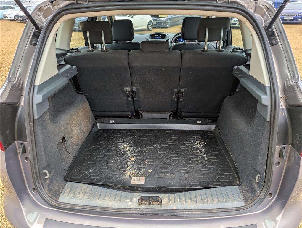 <p>2013 FORD C-MAX TITANIUM TDCI</p>