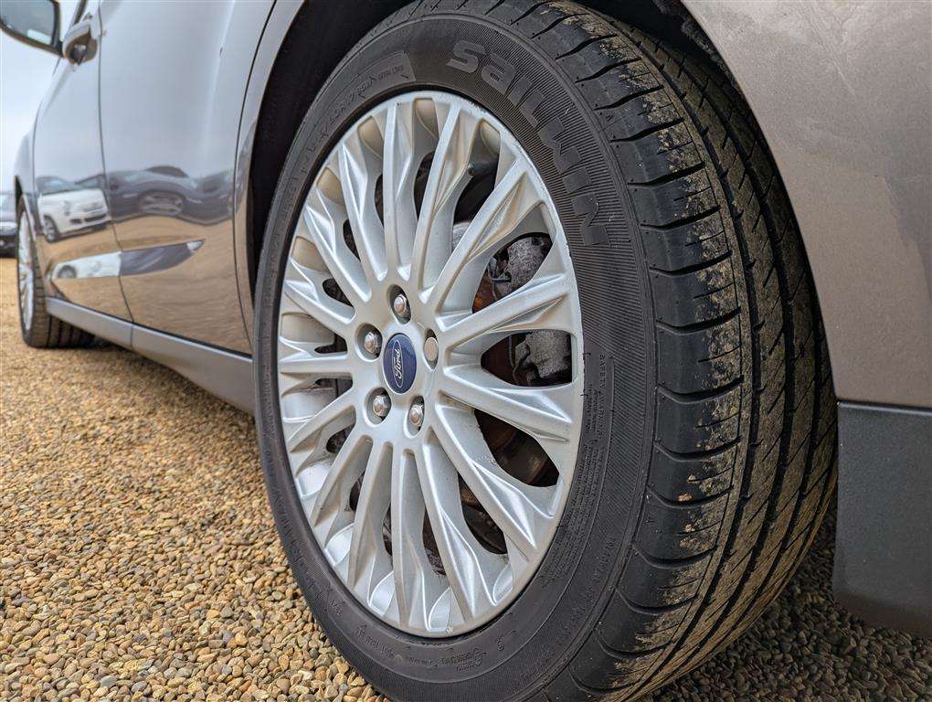 <p>2013 FORD C-MAX TITANIUM TDCI</p>