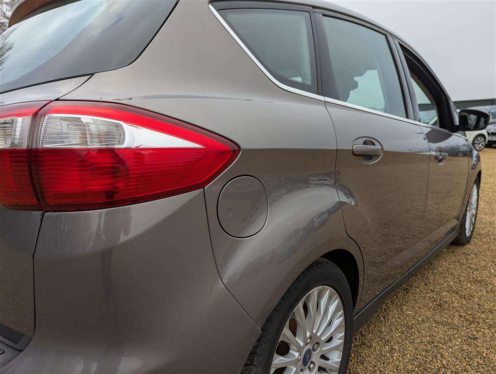 <p>2013 FORD C-MAX TITANIUM TDCI</p>