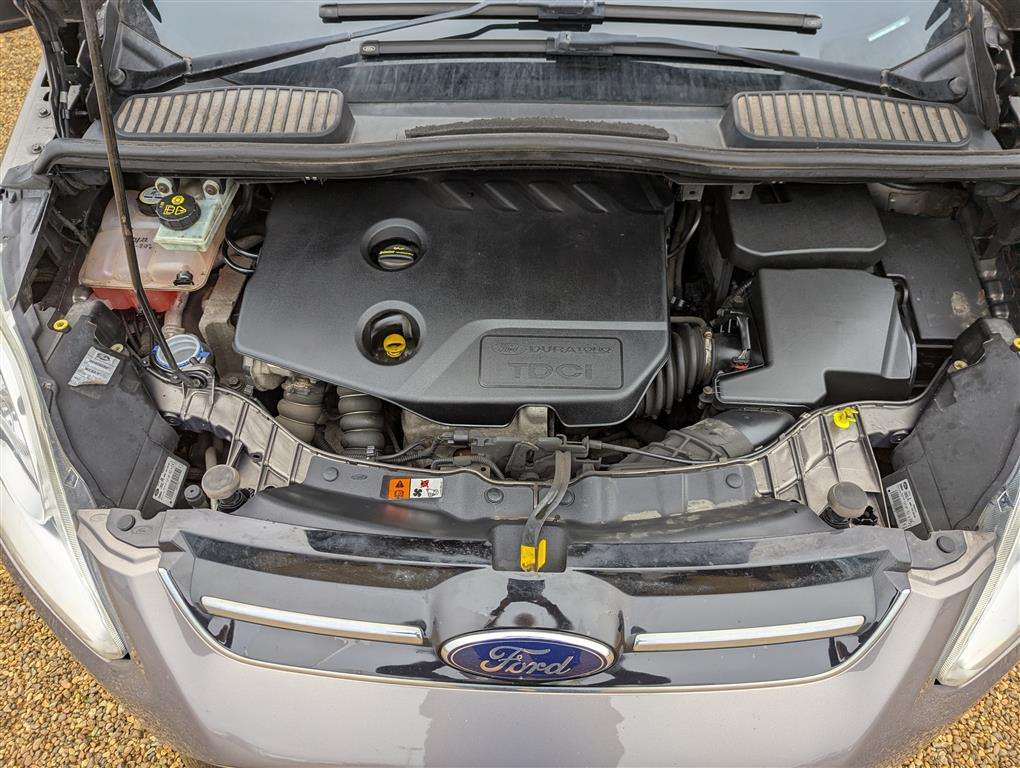 <p>2013 FORD C-MAX TITANIUM TDCI</p>