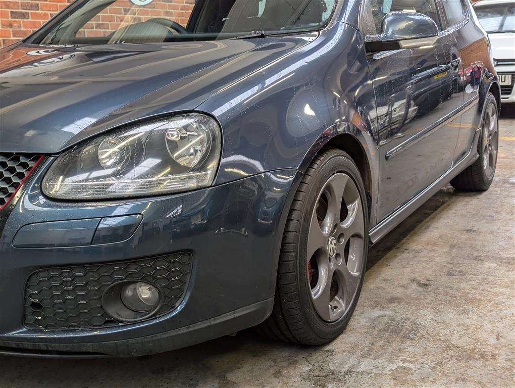 <p>2005 VOLKSWAGEN GOLF GTI</p>