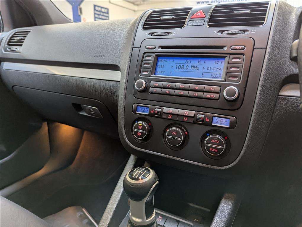 <p>2005 VOLKSWAGEN GOLF GTI</p>
