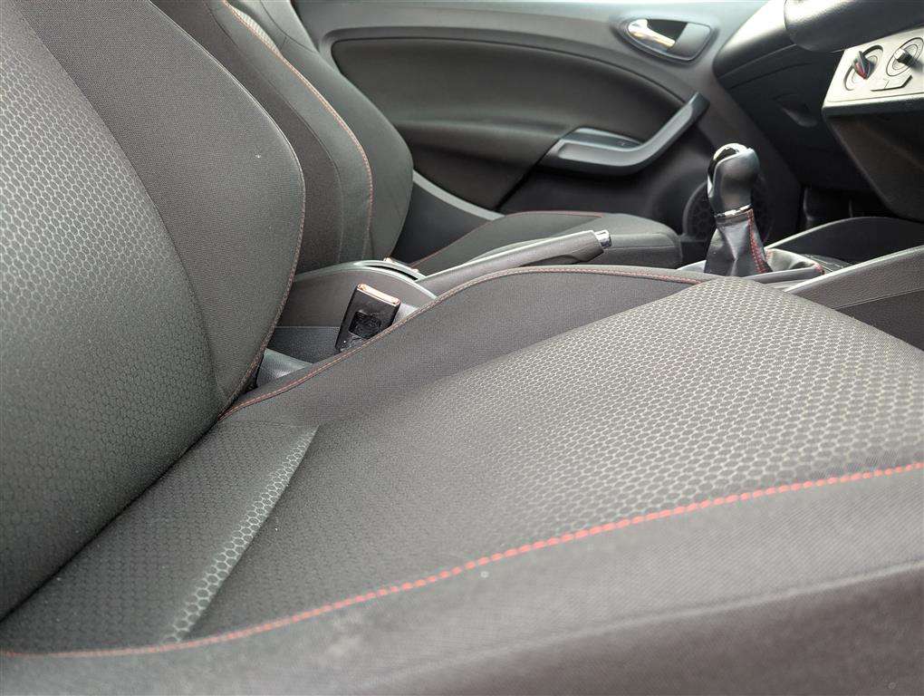 <p>2014 SEAT IBIZA FR TSI</p>