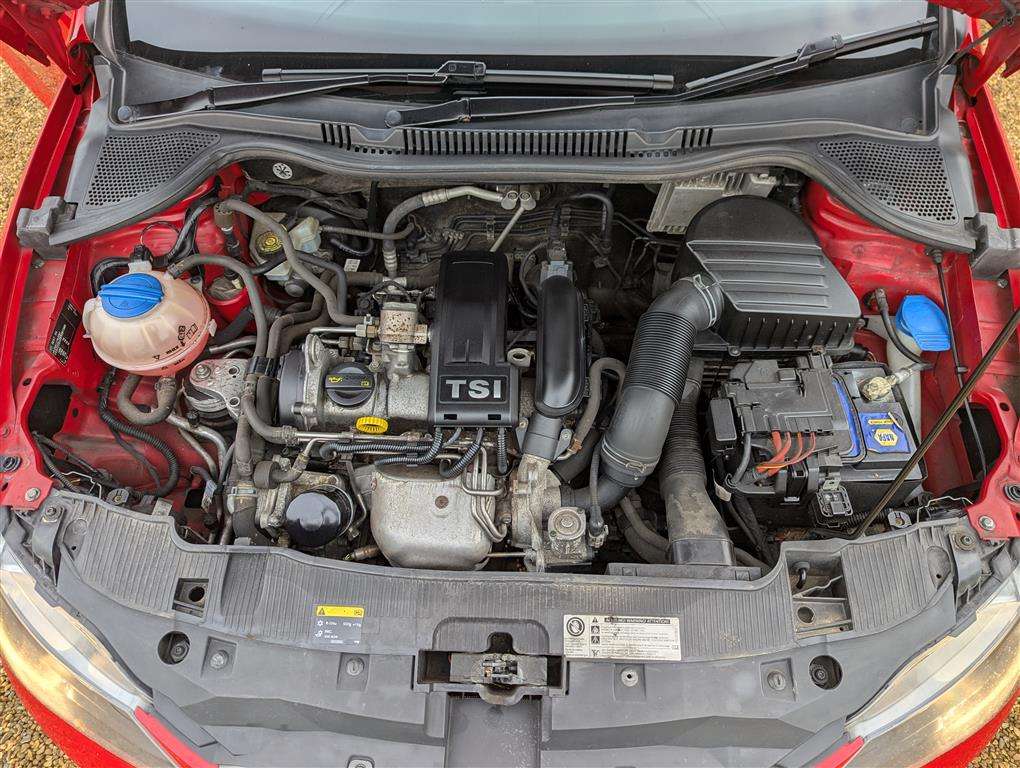<p>2014 SEAT IBIZA FR TSI</p>