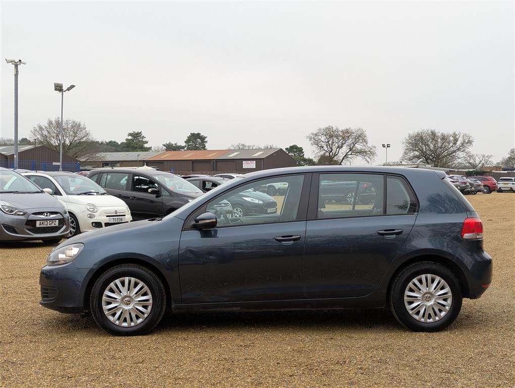 <p>2011 VOLKSWAGEN GOLF S TSI</p>