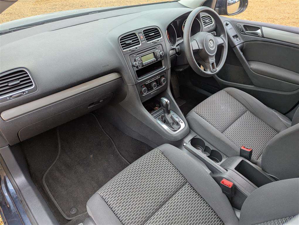 <p>2011 VOLKSWAGEN GOLF S TSI</p>