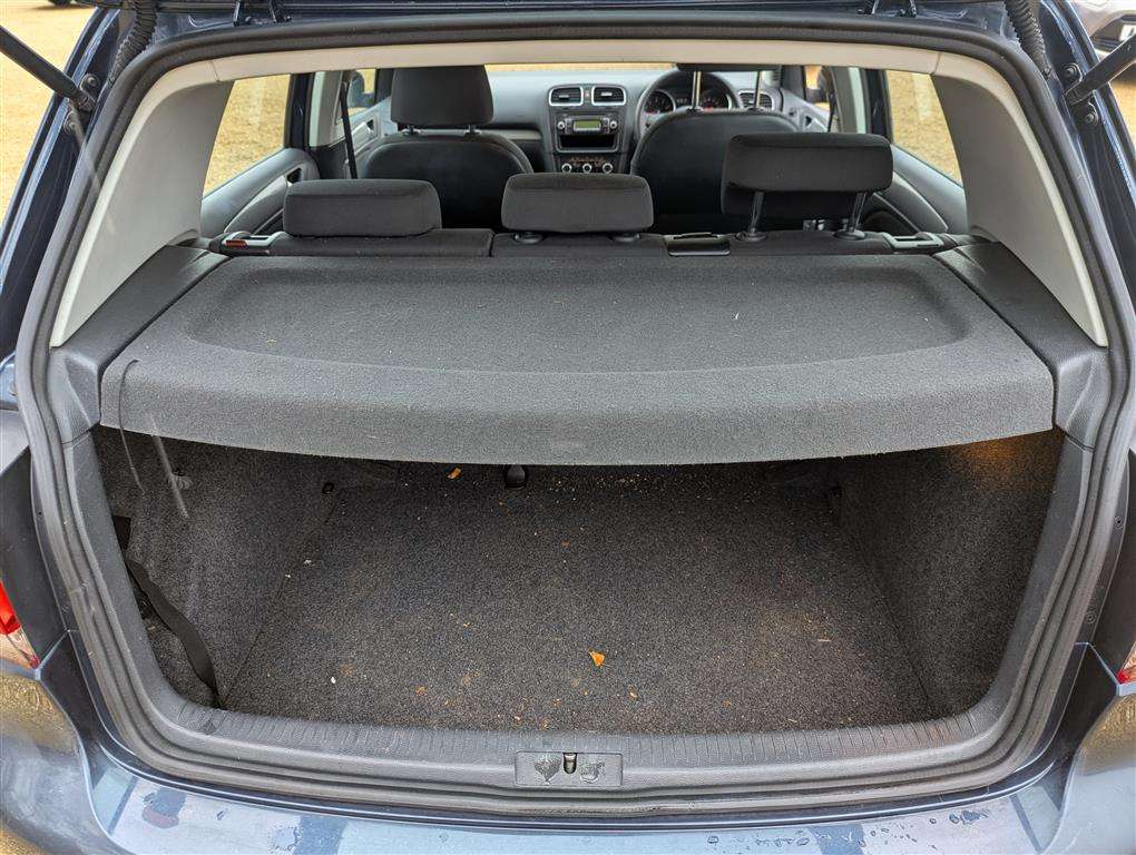 <p>2011 VOLKSWAGEN GOLF S TSI</p>