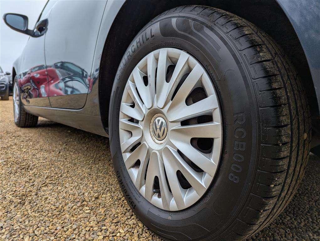<p>2011 VOLKSWAGEN GOLF S TSI</p>