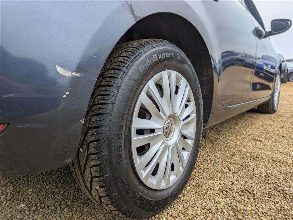 <p>2011 VOLKSWAGEN GOLF S TSI</p>