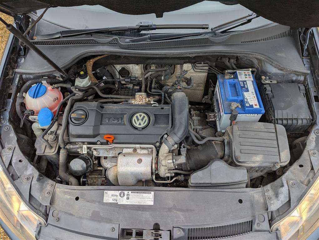 <p>2011 VOLKSWAGEN GOLF S TSI</p>