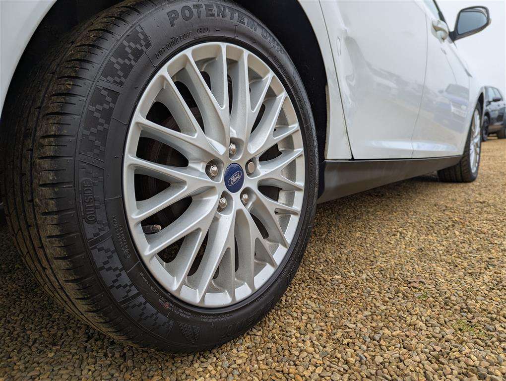 <p>2014 FORD FOCUS ZETEC TURBO</p>