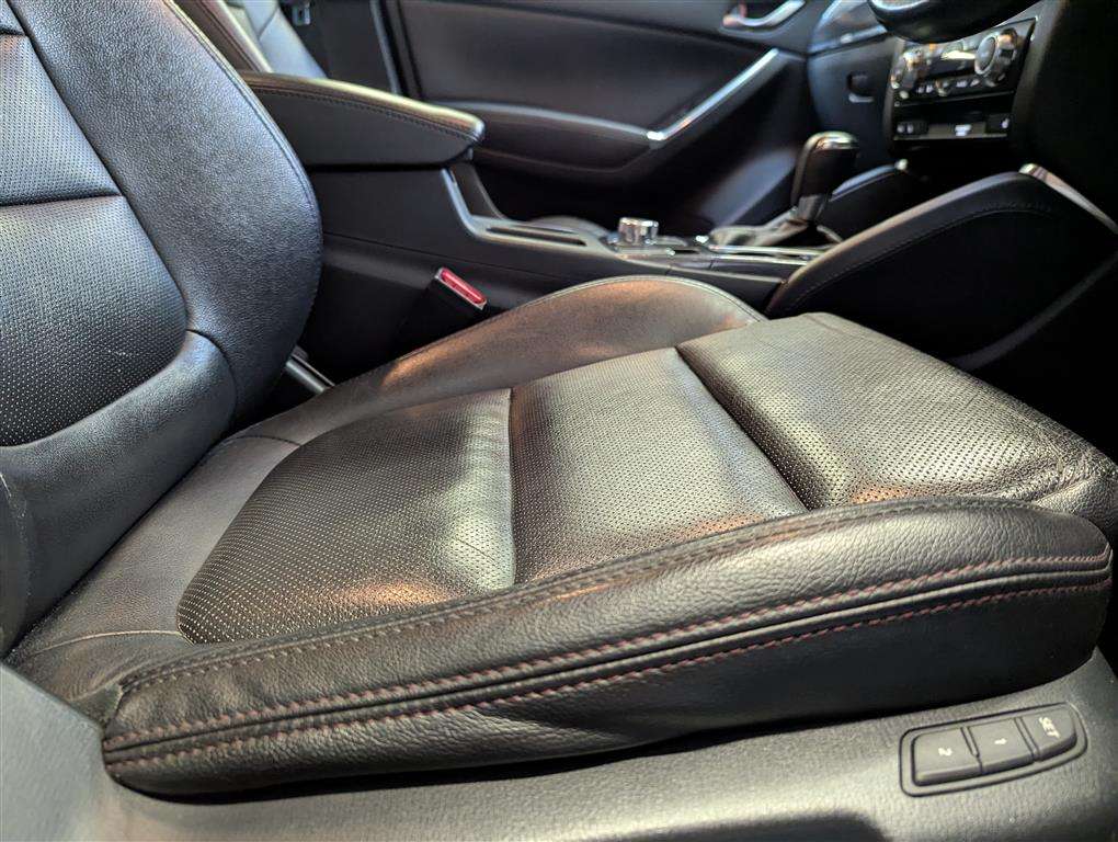 <p>2015 MAZDA CX-5 SPORT NAV D 4X4 AUTO</p>