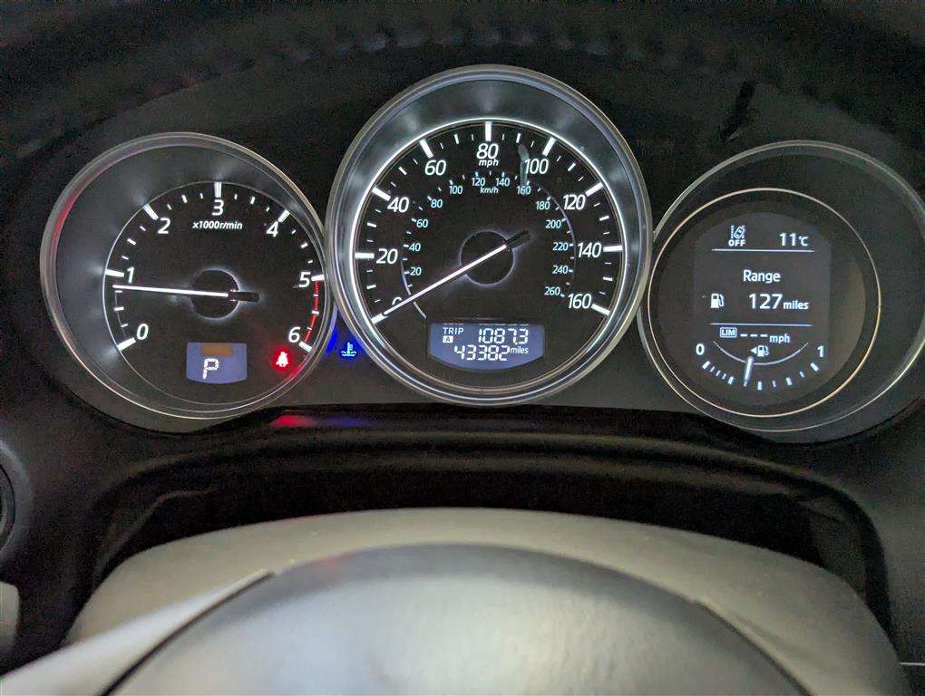 <p>2015 MAZDA CX-5 SPORT NAV D 4X4 AUTO</p>