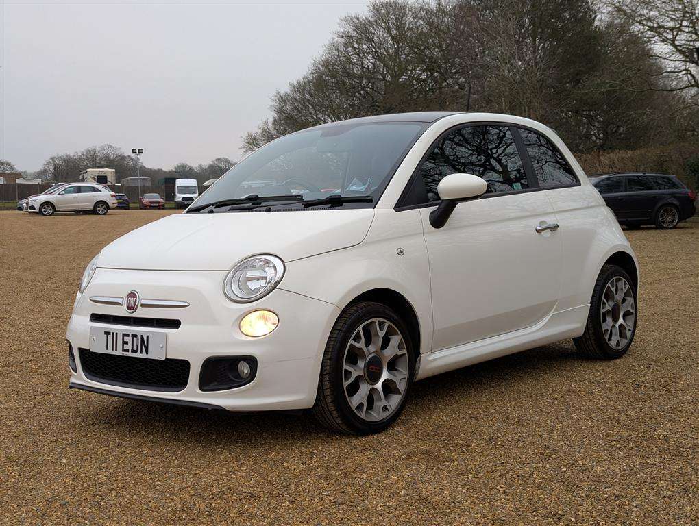 <p>2013 FIAT 500 S</p>