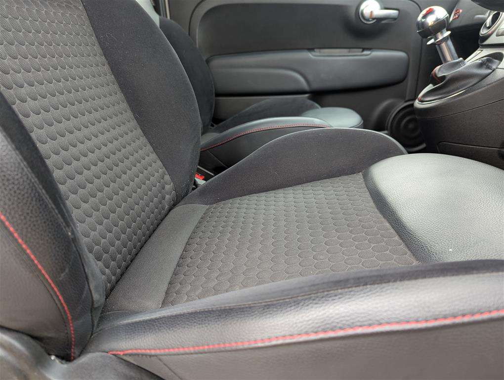 <p>2013 FIAT 500 S</p>
