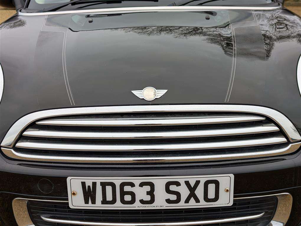 <p>2013 MINI COOPER BAKER STREET</p>