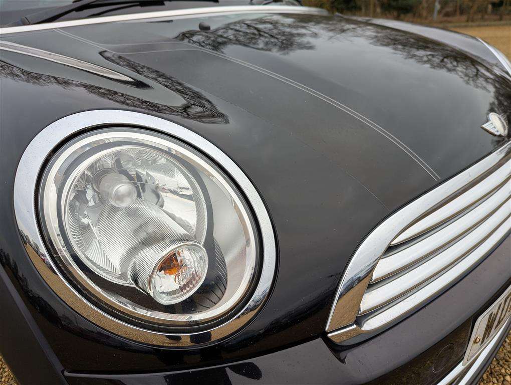 <p>2013 MINI COOPER BAKER STREET</p>