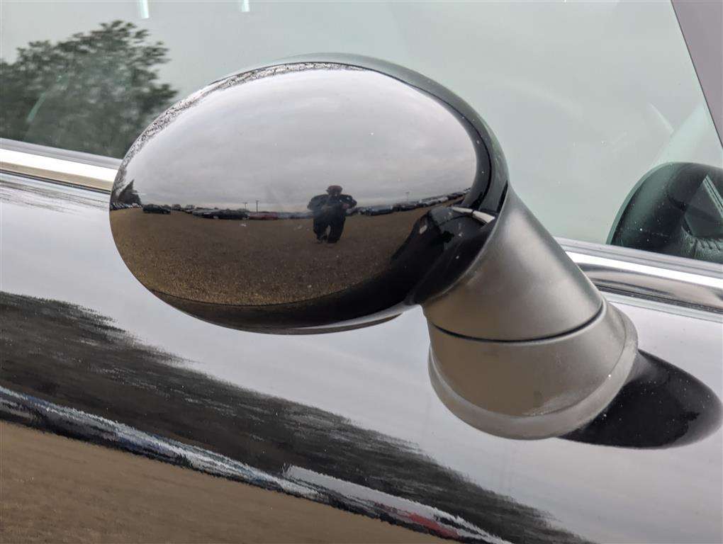 <p>2013 MINI COOPER BAKER STREET</p>