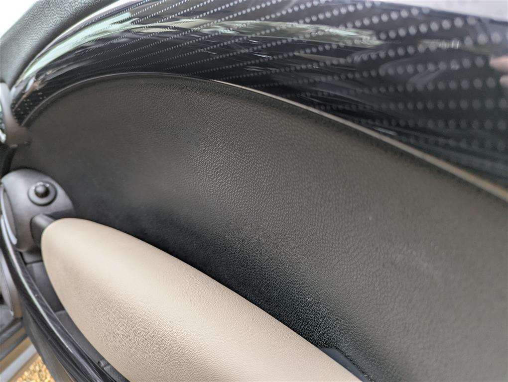<p>2013 MINI COOPER BAKER STREET</p>