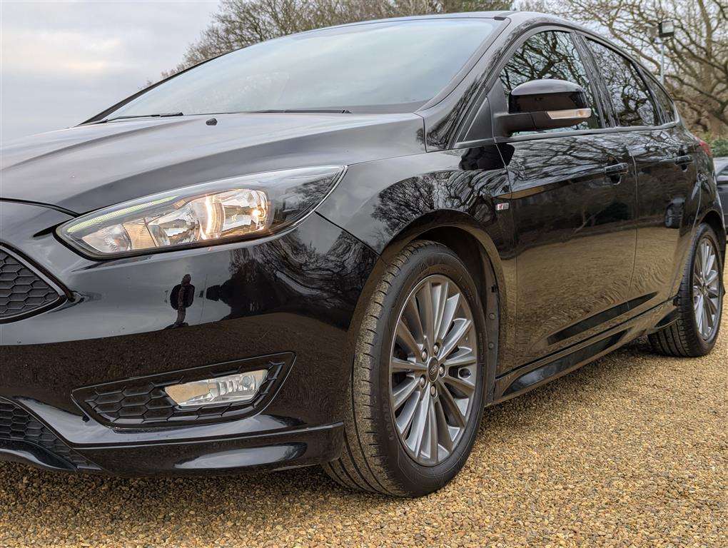 <p>2018 FORD FOCUS ST-LINE</p>