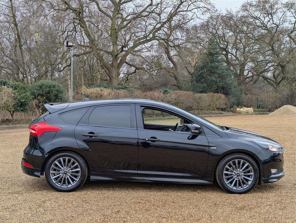 <p>2018 FORD FOCUS ST-LINE</p>