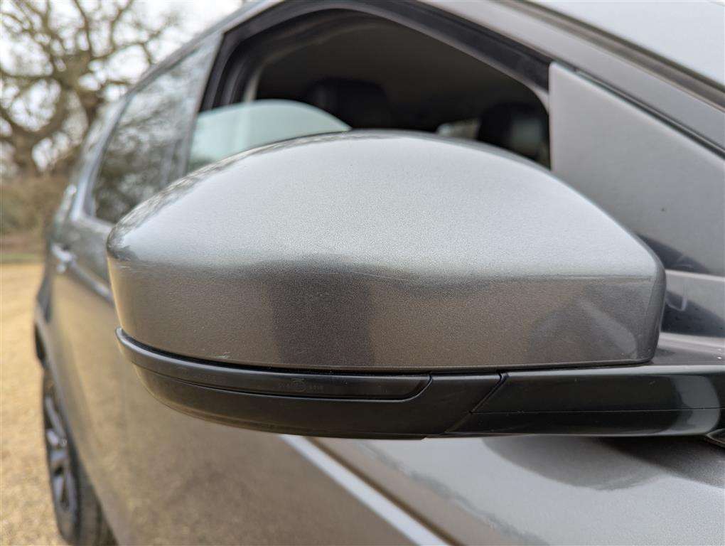 <p>2016 LAND ROVER DISCOVERY SPORT SE TECH T</p>